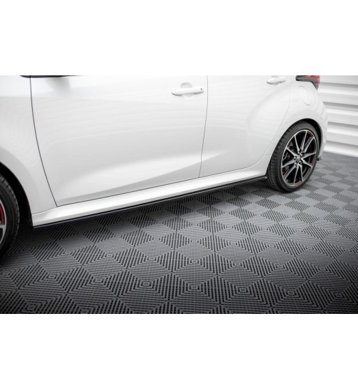 Side skirt diffusers V.2 for Toyota Yaris Mk4