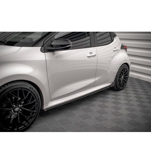 Diffusori delle minigonne laterali V.1 + Flap per Toyota Yaris Mk4