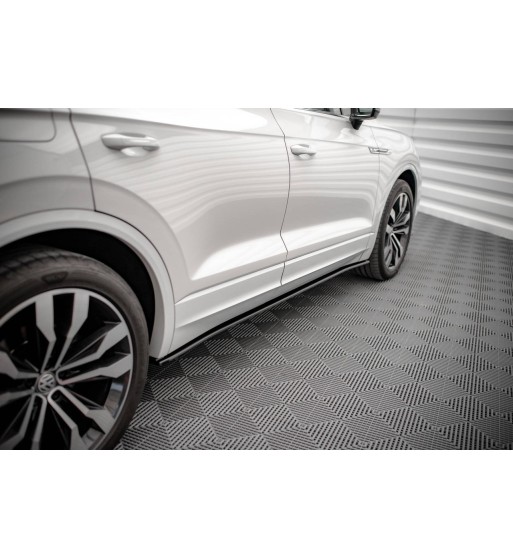 Side skirt diffusers for Volkswagen Touareg R-line Mk3