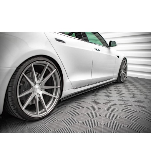 Side skirt diffusers for Tesla Model S Facelift