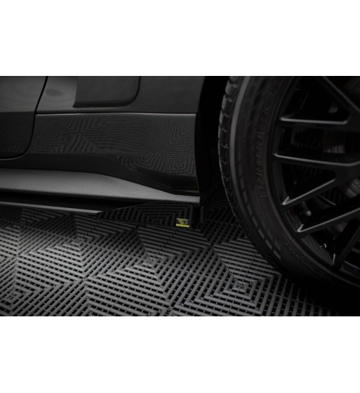 Side flaps for Ford Mustang GT Mk6