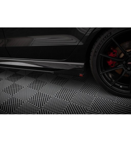 Side flaps for Audi RS3 Sedan 8V Facelift