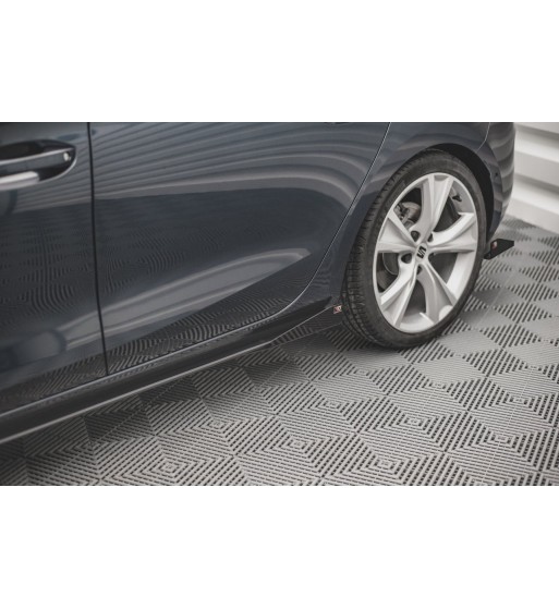 Side flaps for Seat Leon FR Mk4